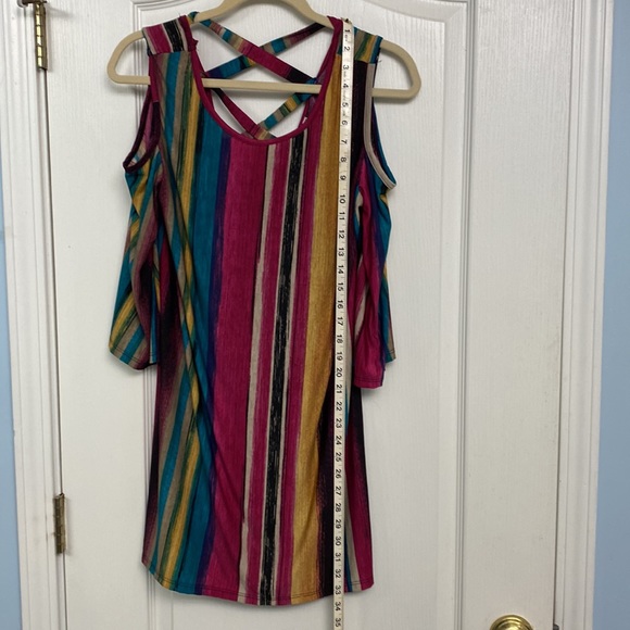 Women’s Top - Picture 5 of 5